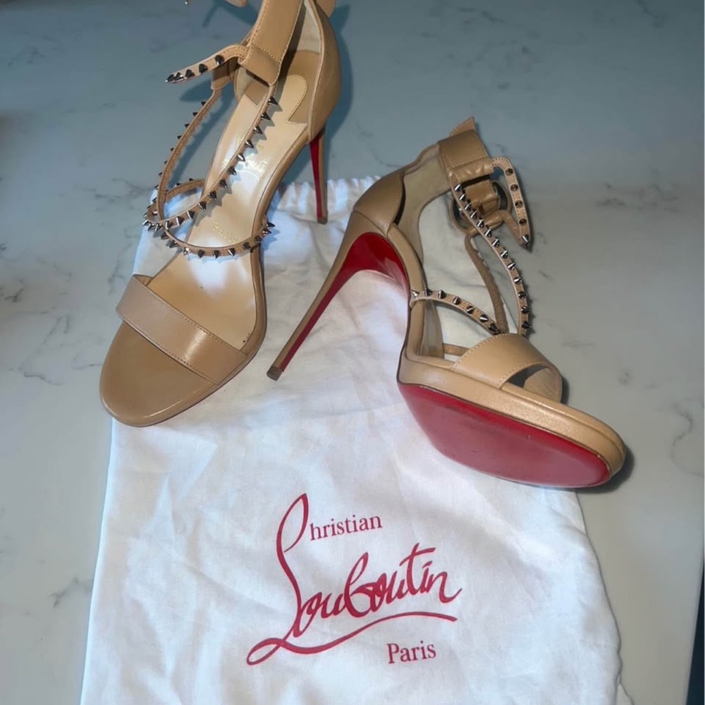 Christian Louboutin Beige Heels with Red Sole - Picture 2 of 3